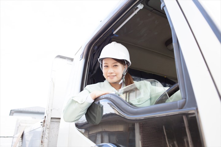 《西尾市》週払いOK・大型車での自動車部品のセンター間配送ドライバー！（Web面接OK・高時給）