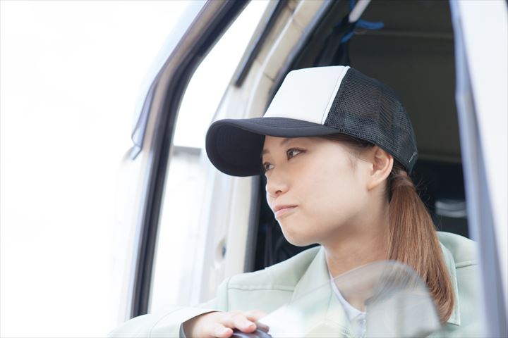 《京都市右京区》週払いOK・2～3ｔ車での自動販売機のゴミ回収ドライバー！（シニアOK・日勤）