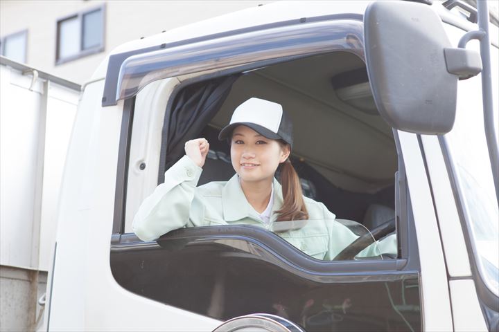 《筑西市》週払いOK・2ｔ～大型車での車両の陸送ドライバー！（Web面接OK・駅チカ）