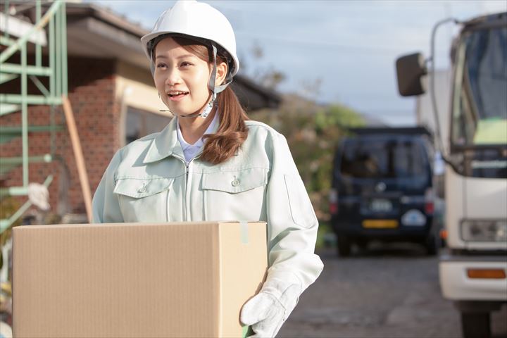 《大田区》週払いOK・4ｔ車での企業向け一般貨物の集配ドライバー！（高時給・安定就業）