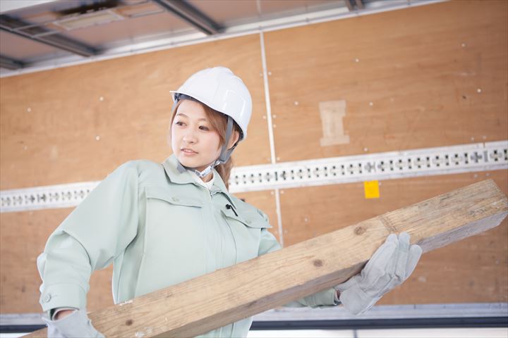 《和光市》週払いOK・4ｔ車でのお弁当のセンター間配送ドライバー！（高収入・週休2日）