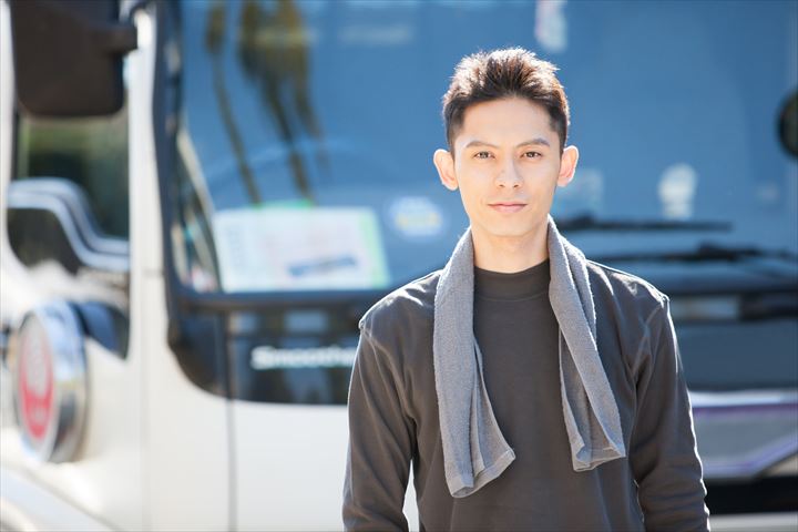 《みよし市》週払いOK・大型車での物流法人向け回送ドライバー！（Web面接OK・高時給）