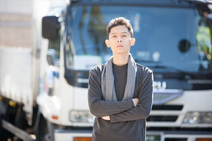 《足立区》週払いOK・2ｔ～3ｔ車での資源ゴミの回収ドライバー！（Web面接OK・高時給）