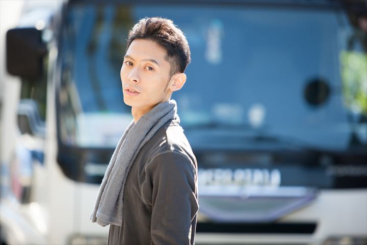 《福山市》週払いOK・4ｔ車での焼却灰の運搬や廃棄物回収ドライバー！（高時給・2024年3月末までの短期）