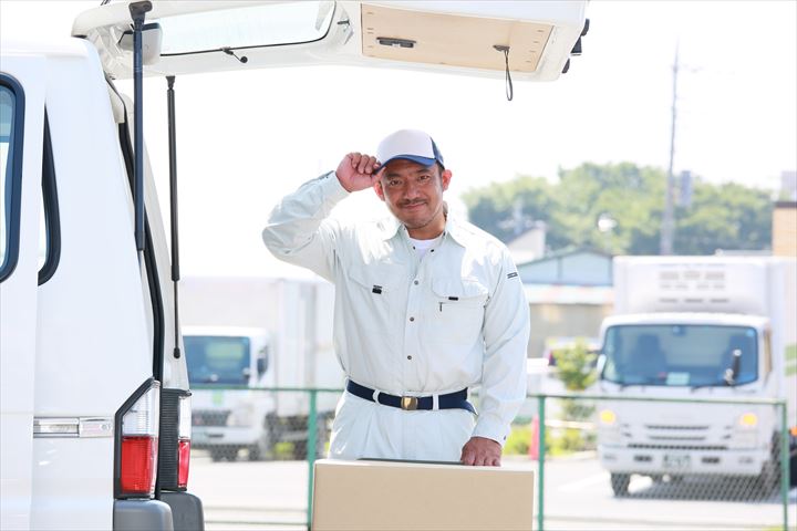 《大田区》週払いOK・普通車でのパンフレットやカタログ等の営業所間配送ドライバー！（週休2日・AT限定OK）