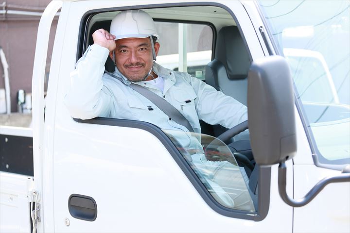 《豊田市》週払いOK・2ｔ冷蔵車での鶏肉の店舗配送ドライバー！（Web面接OK・高時給）