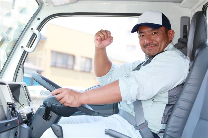 《大田区》週払いOK・1.35ｔ車での飲食店への鮮魚の配送ドライバー！（Web面接OK・高時給）