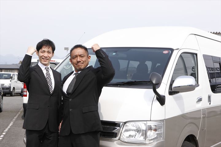 《北区》週払いOK・普通車での医師の訪問診療送迎ドライバー！（高時給・土日祝休み）