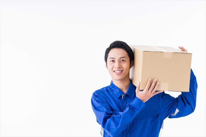 《横浜市中区》週払いOK・4ｔ車での雑貨類のセンター間配送ドライバー！（高時給・期間限定2021年4月10日迄）