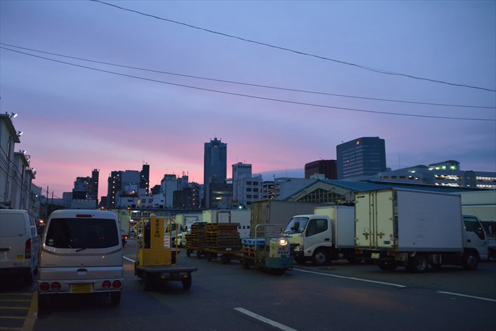 《川崎市宮前区》週払いOK・3ｔパッカー車での段ボールの回収ドライバー！（Web面接OK・シニアOK）