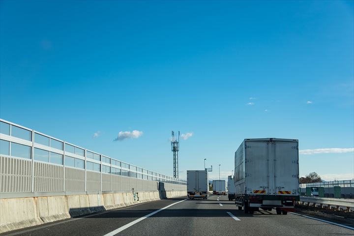 《相模原市緑区》週払いOK・4ｔ車での工場などへの産業用ガスボンベの配送ドライバー！（Web面接OK・高時給）