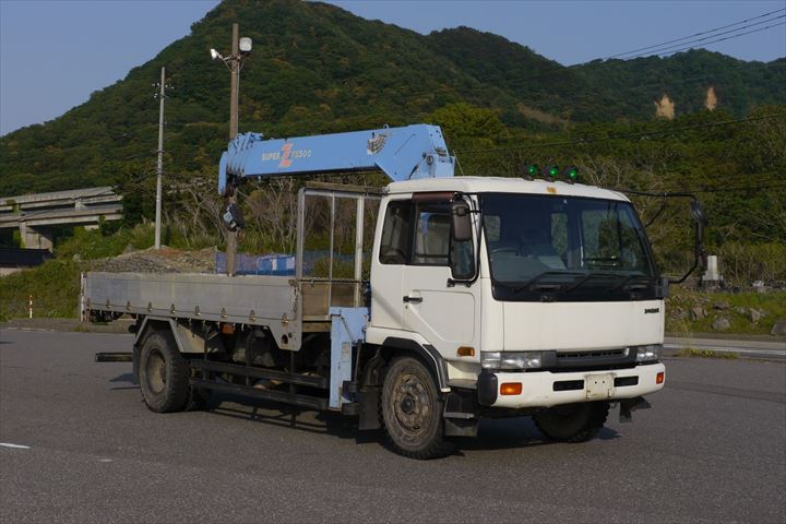 《宇都宮市》週払いOK・4ｔ車でのコンクリート製品の工場や現場などへの配送ドライバー！（Web面接OK・高時給）