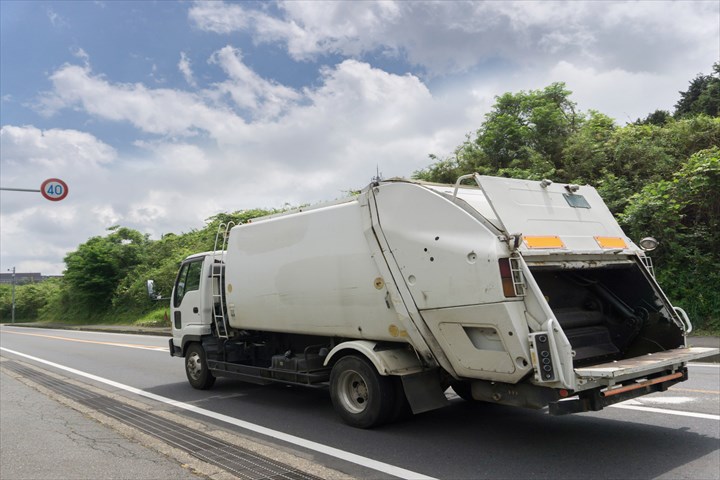 《川崎市宮前区》週払いOK・3ｔパッカー車での段ボールの回収ドライバー！（Web面接OK・シニアOK）