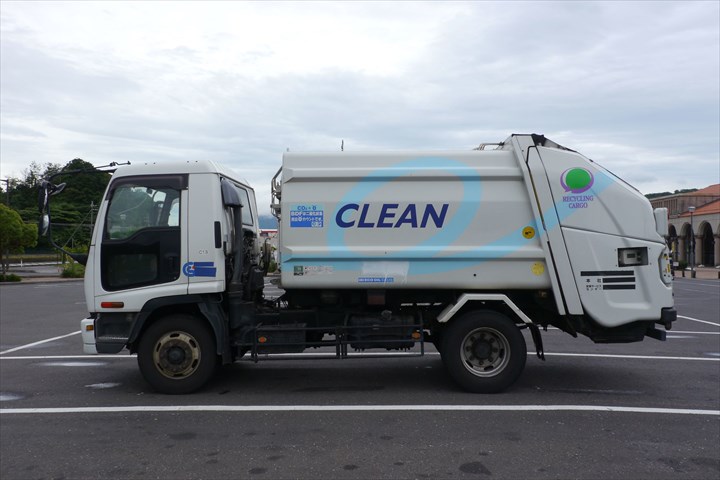 《小金井市》週払いOK・2ｔ車でのゴミの回収ドライバー！（土日休み・高時給）