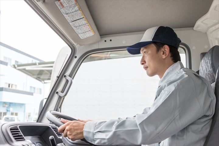 《那須郡那須町》週払いOK・4ｔ車での企業などへの一般貨物の配送ドライバー！（Web面接OK・土日祝休み）