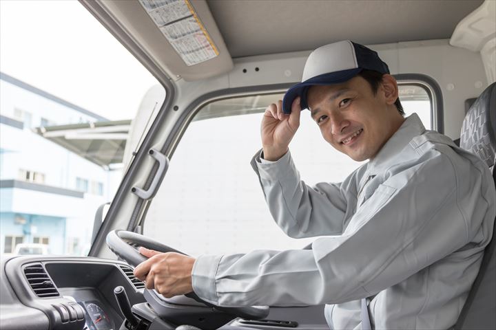 《江戸川区》週払いOK・1.5ｔ車での学校や保育園への給食用食材などの配送ドライバー！（Web面接OK・土日祝休み）