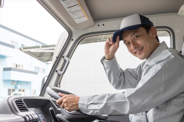 《墨田区》週払いOK・3ｔ車での印刷会社から廃液の回収ドライバー！（Web面接OK・土日祝休み）