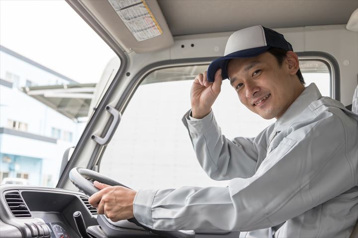 《松戸市》週払いOK・3ｔ～4ｔ車での店舗やセンターへの冷凍商品の配送ドライバー！（Web面接OK・高収入）