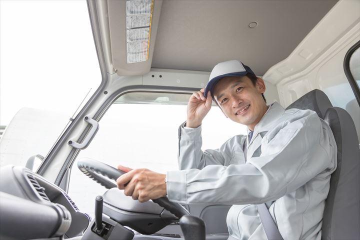 《本宮市》週払いOK・3ｔ車でのチルド品のコンビニ配送ドライバー！（Web面接OK・週休2日）