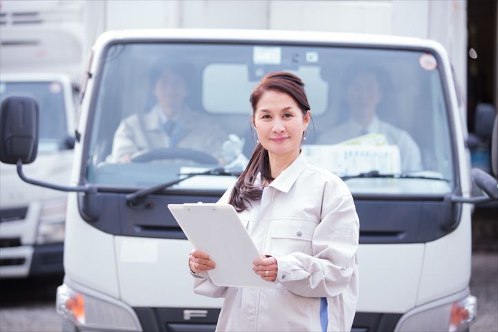 《鹿沼市》週払いOK・3ｔ車でのスーパーへの食品配送ドライバー！（ルート配送・高収入）