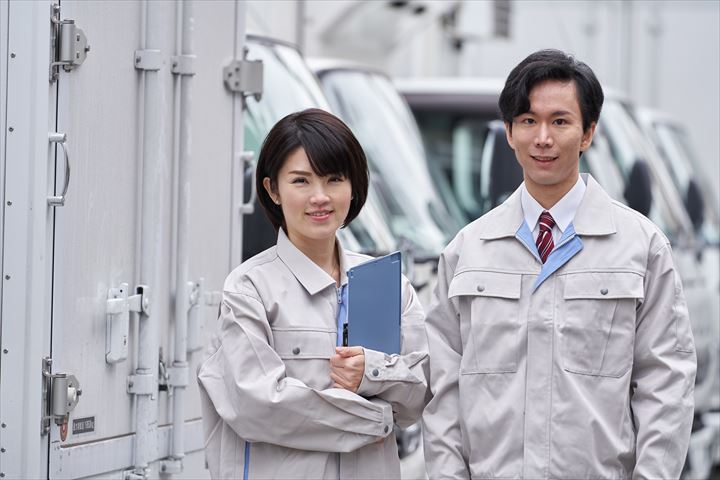 《太田市》週払いOK・大型車での工場への梱包材などの配送ドライバー！（土日休み・高時給）