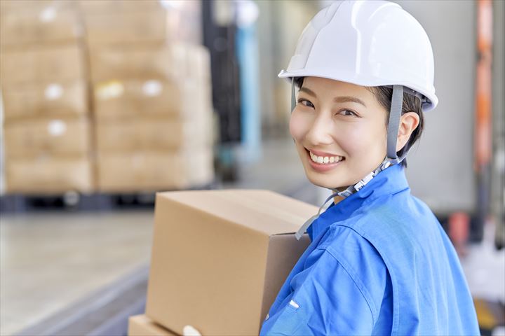 《姫路市》週払いOK・2ｔ車での現場への電設資材配送ドライバー！（Web面接OK・土日祝休み）