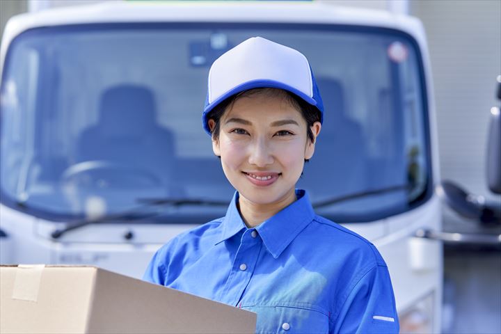 《武蔵村山市》週払いOK・3ｔ車での米飯商品のコンビニ配送ドライバー！（Web面接OK・シニアOK）