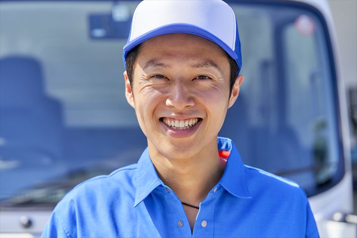 《大阪市城東区》週払いOK・1.5ｔ～2ｔ車での業務用食材の店舗配送ドライバー！（Web面接OK・土日祝休み）