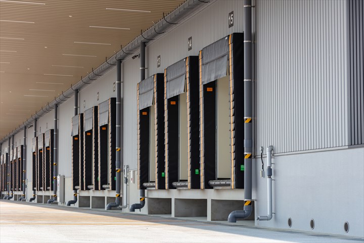 《高座郡寒川町》週払いOK・大型ゲート車での冷蔵冷凍食品のセンター間配送ドライバー！（高時給・カゴ使用）