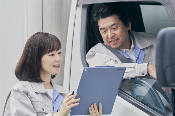 《大阪市西淀川区》週払いOK・3ｔ車での飲食店への食品配送ドライバー！（Web面接OK・高時給）