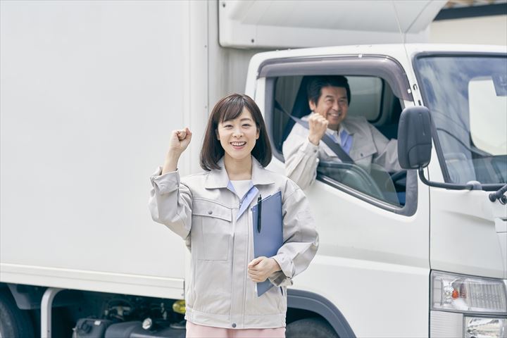 《綴喜郡宇治田原町》週払いOK・2ｔロング車での医療機関等へのリネン品集配ドライバー！（Web面接OK・週休2日）