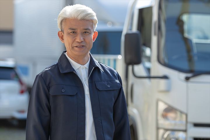 《船橋市》週払いOK・4ｔパッカー車での古紙の回収ドライバー！（Web面接OK・高時給）