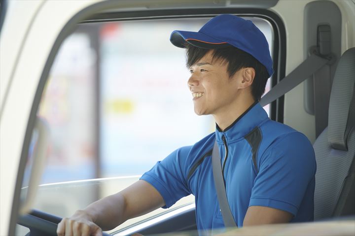 《姫路市》週払いOK・普通車～2ｔ車での現場への建材などの配送ドライバー！（Web面接OK・土日祝休み）