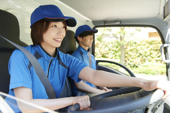 《戸田市》週払いOK・2ｔ車での業務用食品などの店舗配送ドライバー！（2ヶ月間の期間限定・高収入）