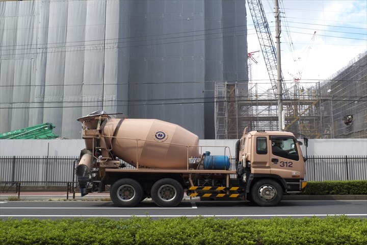 《さいたま市岩槻区》週払いOK・4ｔ増トン車での工事現場への生コンの運搬ドライバー！（Web面接OK・高時給）