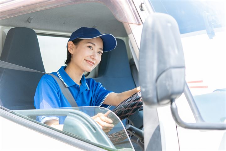 《足立区》週払いOK・1.5ｔ車での電気機器の配送ドライバー！（Web面接OK・土日祝休み）