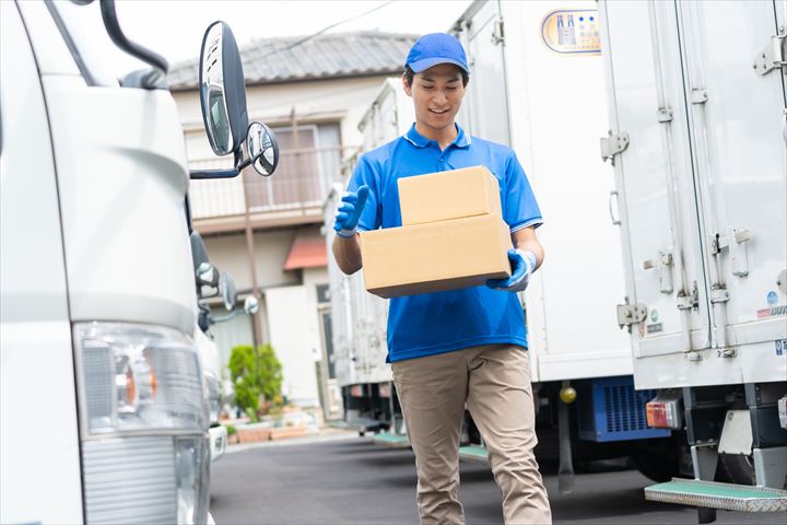 《久世郡久御山町》週払いOK・2ｔ車での小売店へのアイスクリームの配送ドライバー！（固定ルート・日勤）