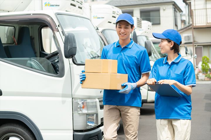 《武蔵村山市》週払いOK・コンビニへの米飯商品の配送助手スタッフ！（シニア活躍中・週休2日）