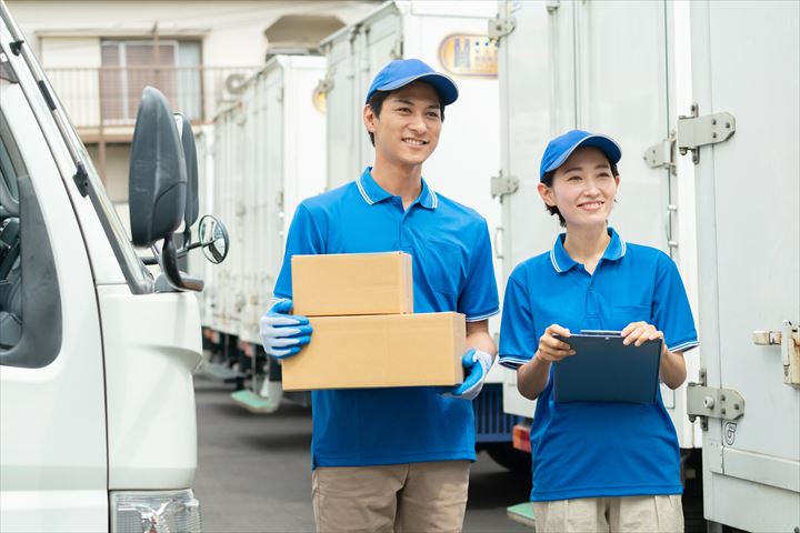 《相模原市中央区》週払いOK・2ｔ車での米飯商品のコンビニ配送ドライバー！（Web面接OK・高時給）