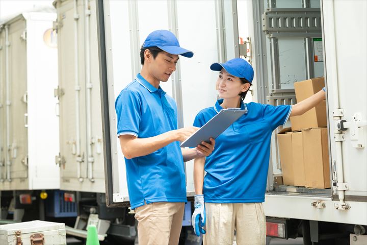 《鹿沼市》週払いOK・3ｔ～4ｔ車での食材の店舗配送ドライバー！（週休2日・短時間4:00～10:00）