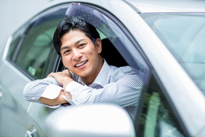 《和歌山市》週払いOK・普通車での販売車両の洗車と車両移動ドライバー！（週休2日・AT限定OK・未経験歓迎）