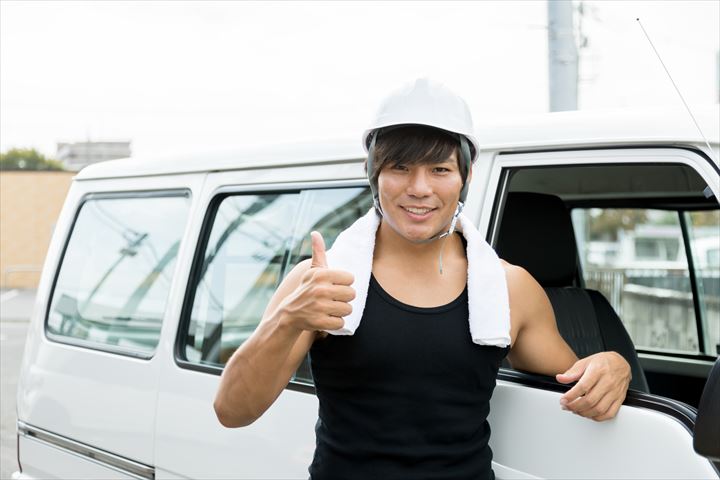 《尼崎市》週払いOK・1.5ｔ車での店舗へのカー用品配送ドライバー！（Web面接OK・2023年12月末までの短期）