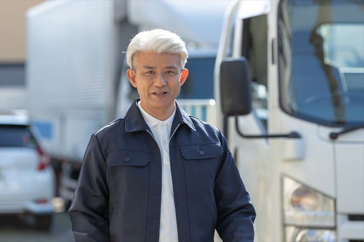 《茨木市》週払いOK・2ｔ車での紙製品の配送ドライバー！（Web面接OK・土日祝休み）