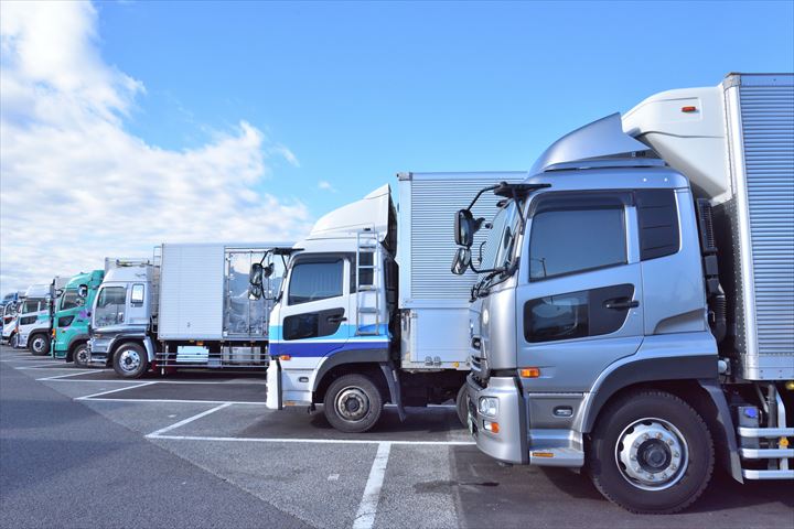 《立川市》週払いOK・4ｔ増トン車でのチルドやドライ品の店舗配送ドライバー！（Web面接OK・超高収入）