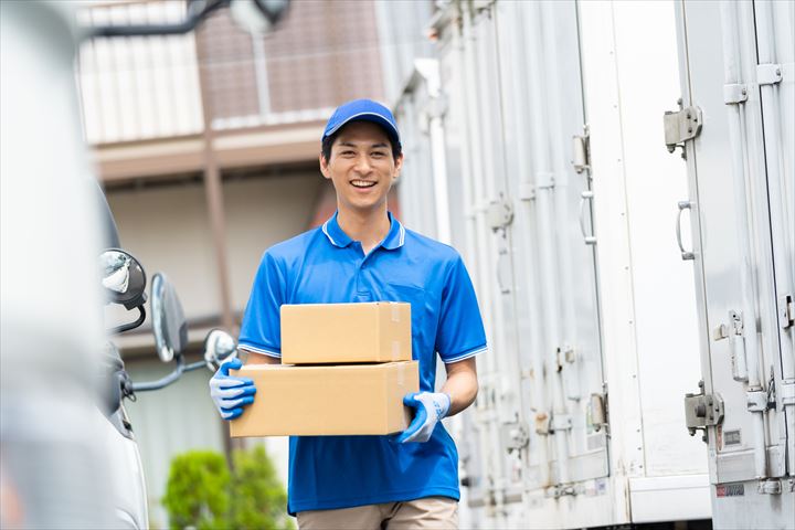 《横浜市瀬谷区》週払いOK・3ｔ車での食品ルート配送ドライバー！（トラック未経験OK・短時間6:00～11:00・Wワーク）