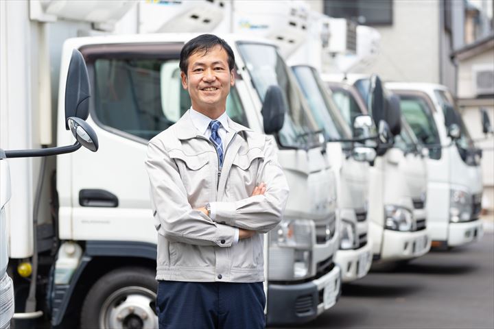 《常総市》週払いOK・大型車での乳製品のセンター間配送ドライバー！（週休2日・AT限定OK）