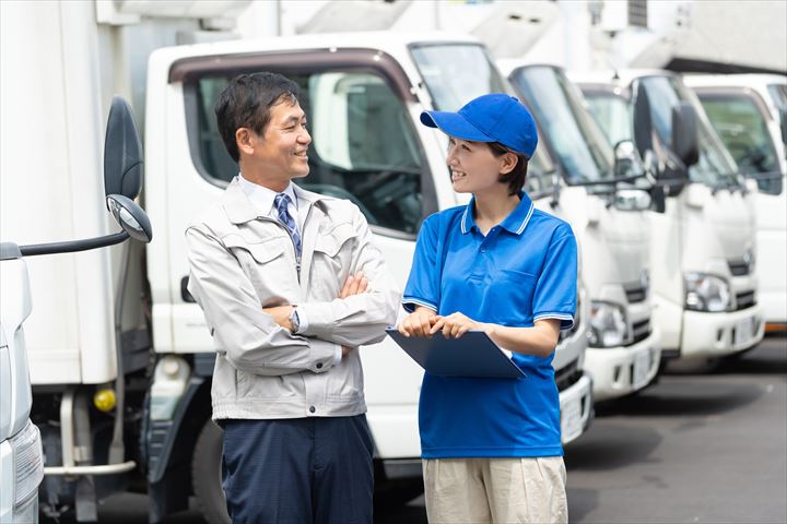 《江東区》週払いOK・2ｔ車での店舗やセンターへの酒類の配送ドライバー！（高収入・日勤帯）