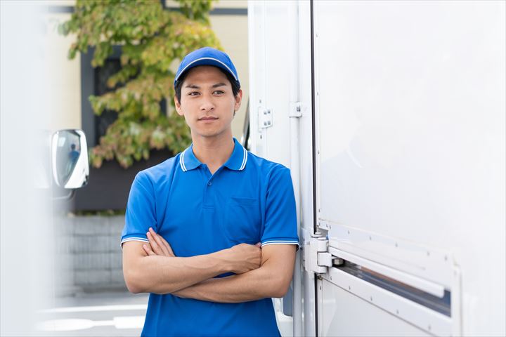 《入間郡三芳町》週払いOK・2ｔ車でのドラッグストアへの常温品の配送ドライバー！（Web面接OK・高時給）