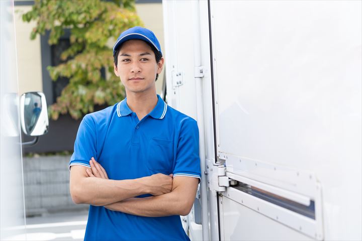 《江戸川区》週払いOK・4ｔ車での空港やセンターからの雑貨の横持及び集荷ドライバー！（Web面接OK・高時給）