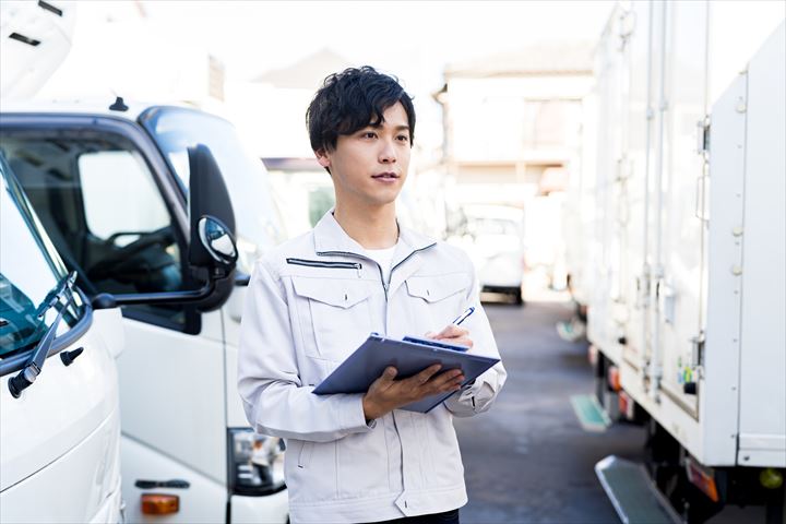 《川口市》週払いOK・3ｔ車での冷凍、冷蔵食品の配送ドライバー！（高収入・週休2日）